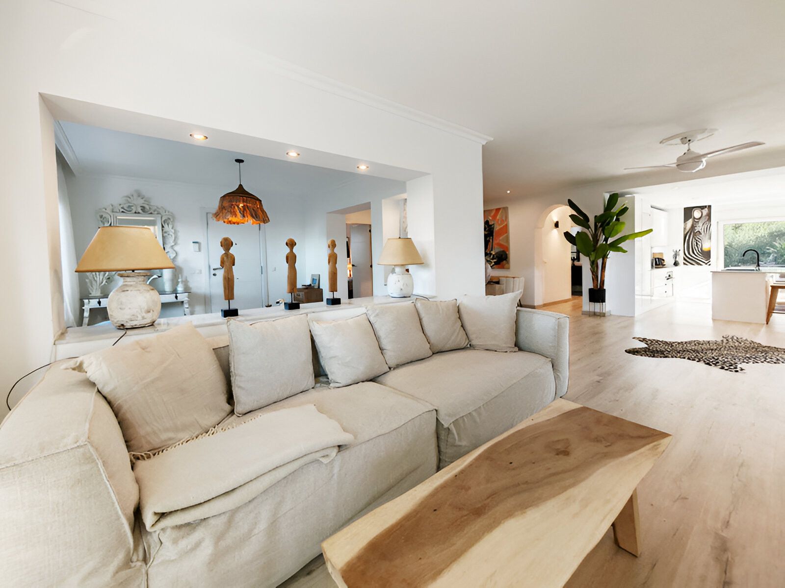 Living room of House or chalet for sale in Marbella  with Air Conditioner, Private garden and Terrace