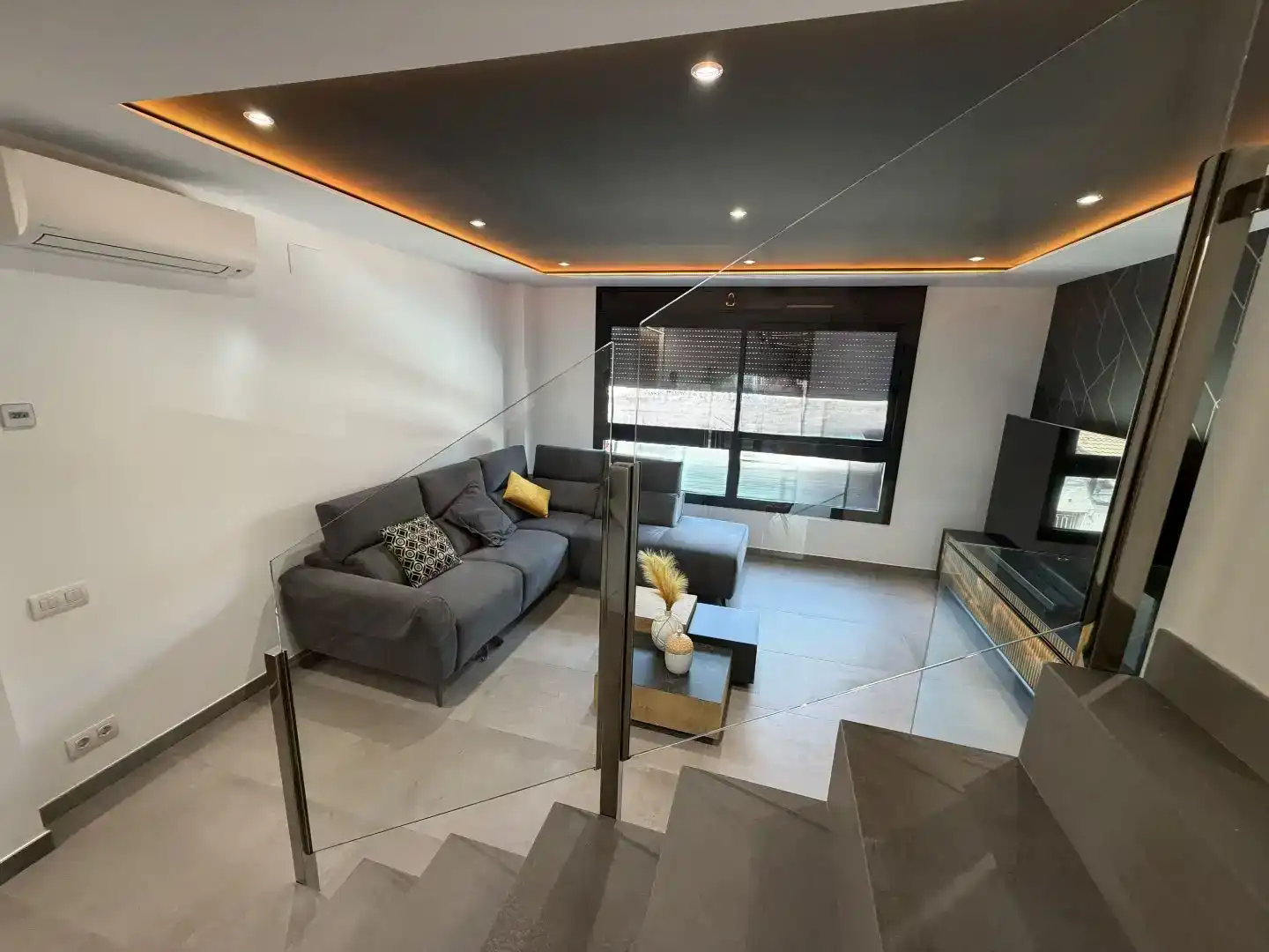 Sala de estar de Casa adosada en venta en Sabadell con Aire acondicionado, Trastero y Balcón