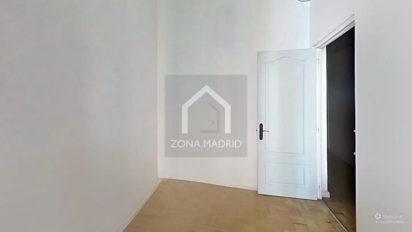 Habitación de Piso en venta en Madrid con Trastero