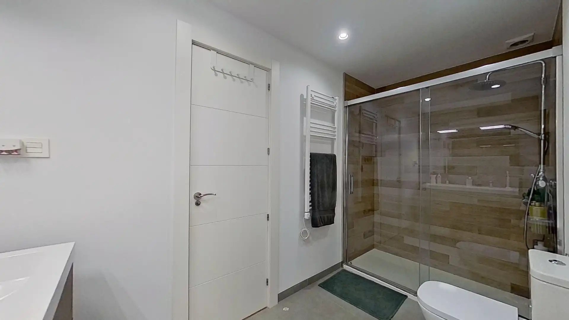 Baño de Piso en venta en Málaga con Aire acondicionado, Terraza y Amueblado