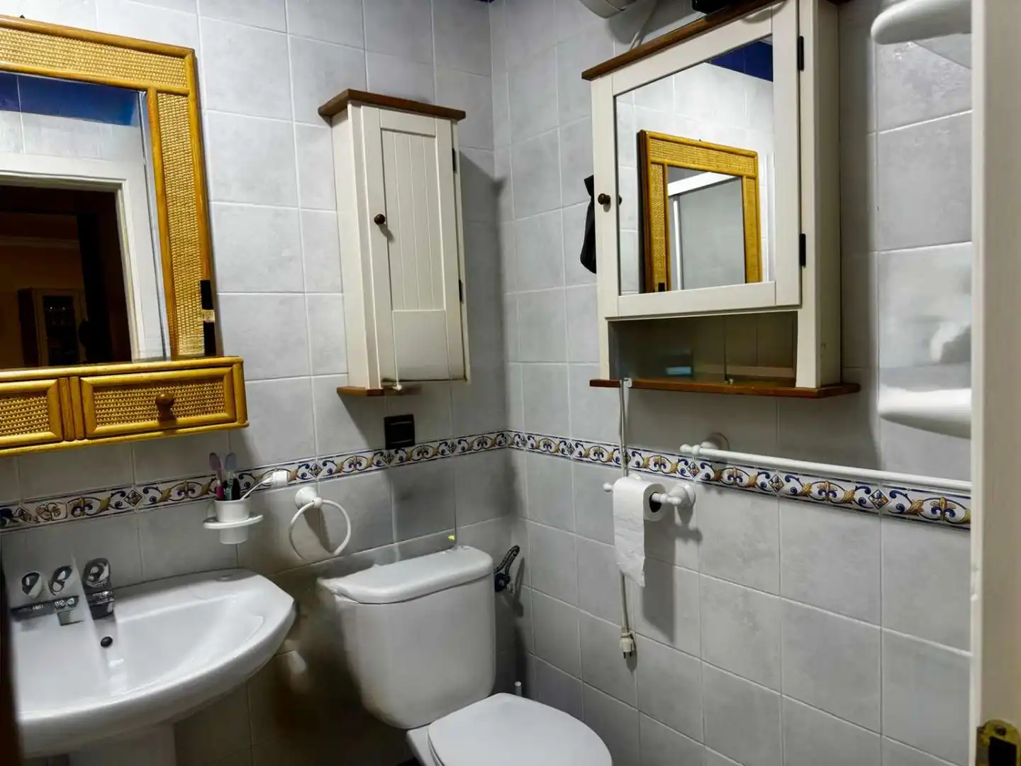 Baño de Piso en venta en Torrox con Piscina y Amueblado