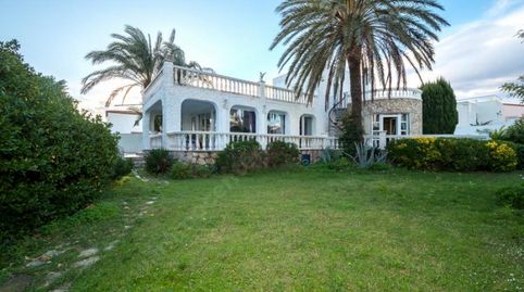 Villa con gran parcela cerca de la playa