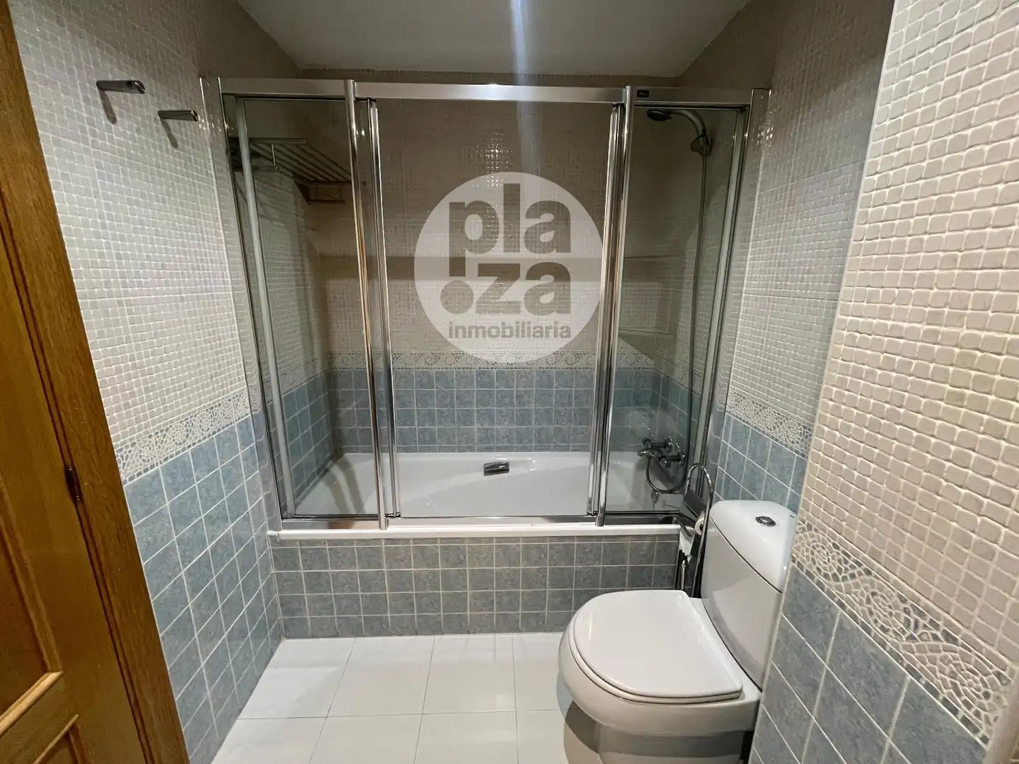 Badezimmer von Wohnung zur Miete in Burgos mit Heizung, Terrasse und Möbliert