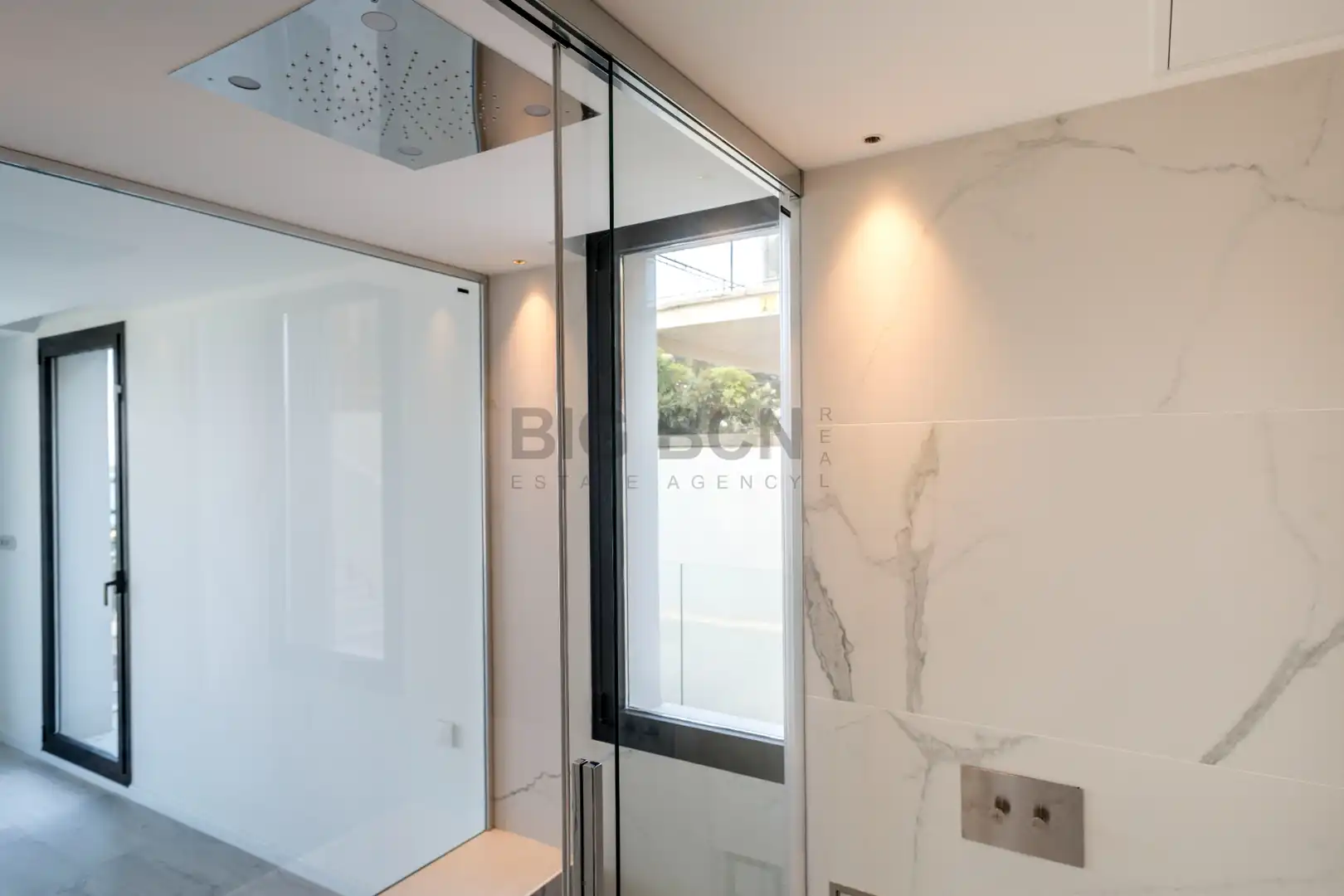 Bathroom of Houses for rent in Castelldefels  with Air Conditioner, Heating and Private garden