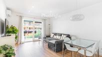 Exterior view of Flat for sale in Sant Cugat del Vallès  with Air Conditioner, Heating and Terrace