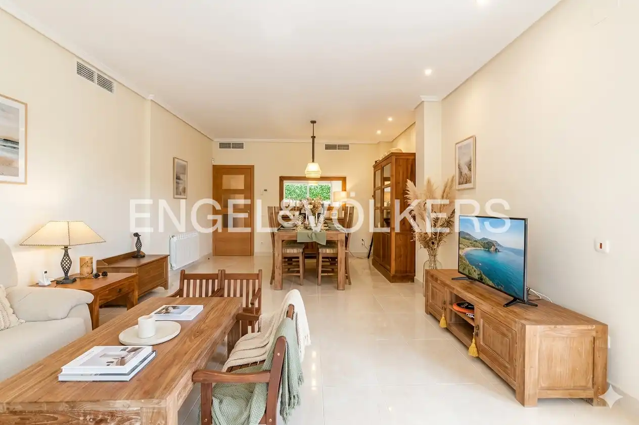 Comedor de Piso en venta en Cubelles con Aire acondicionado, Calefacción y Jardín privado