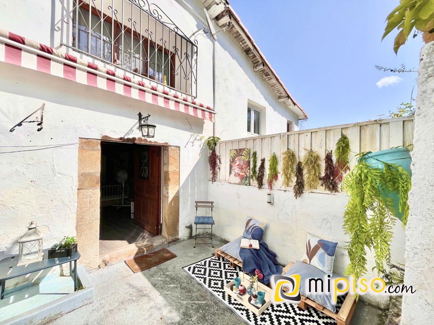 Vista exterior de Casa o chalet en venta en Ampuero con Amueblado