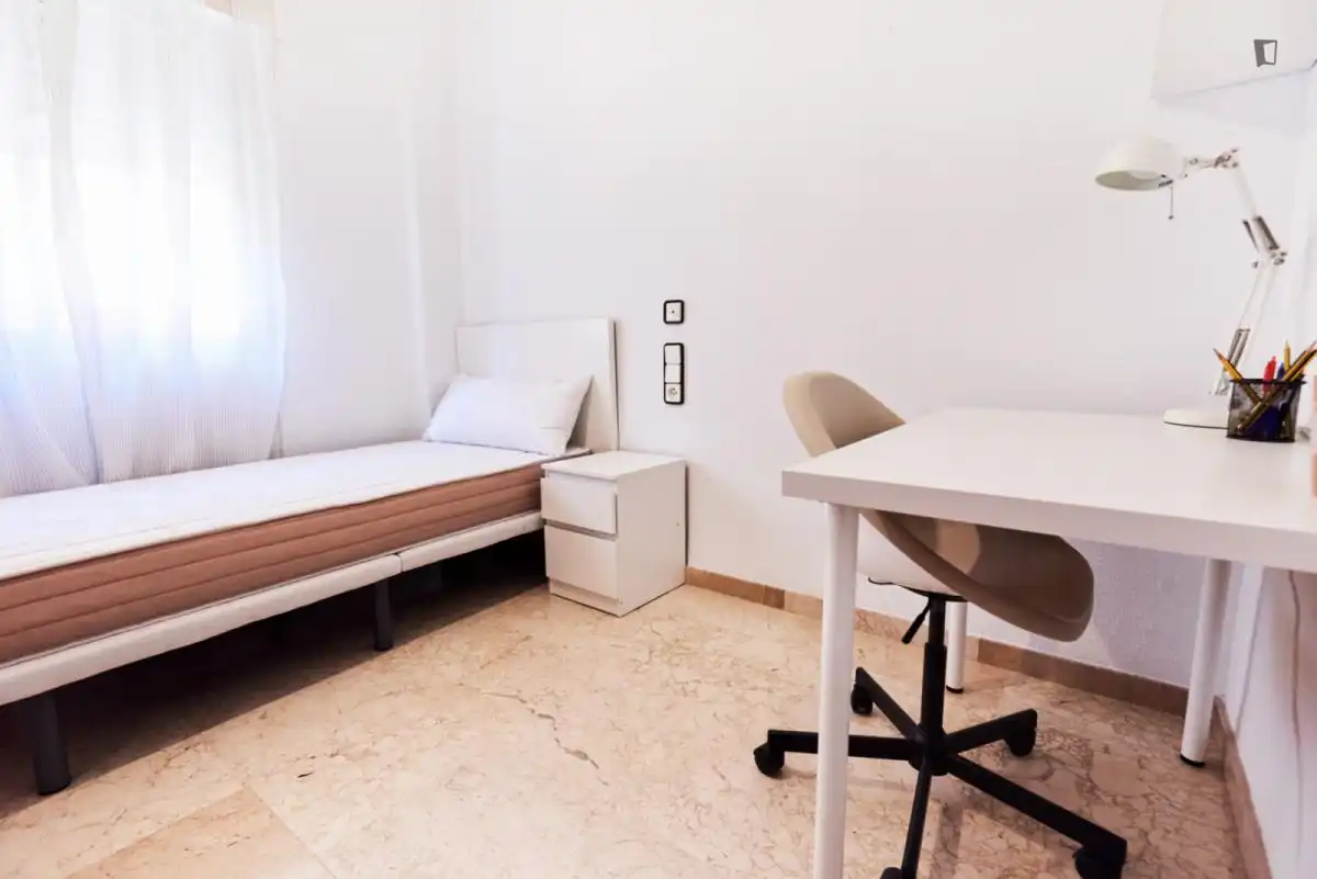Room in Triana Este