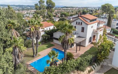 Vista exterior de Casa o xalet en venda en Sant Cugat del Vallès amb Aire condicionat, Terrassa i Piscina