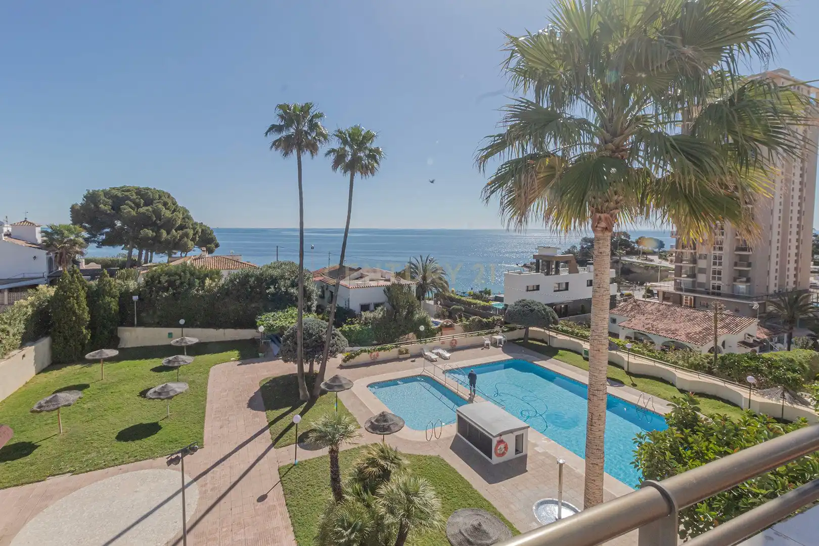 Vista exterior de Apartament en venda en Calpe / Calp amb Aire condicionat, Jardí privat i Forn