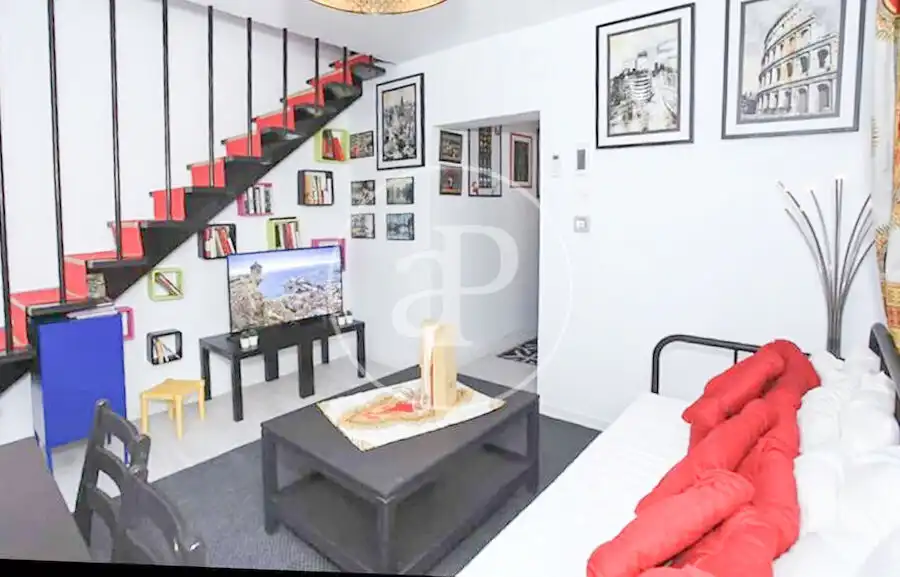 Sala d'estar de Dúplex en venda en Alicante / Alacant amb Calefacció, Moblat i Balcó