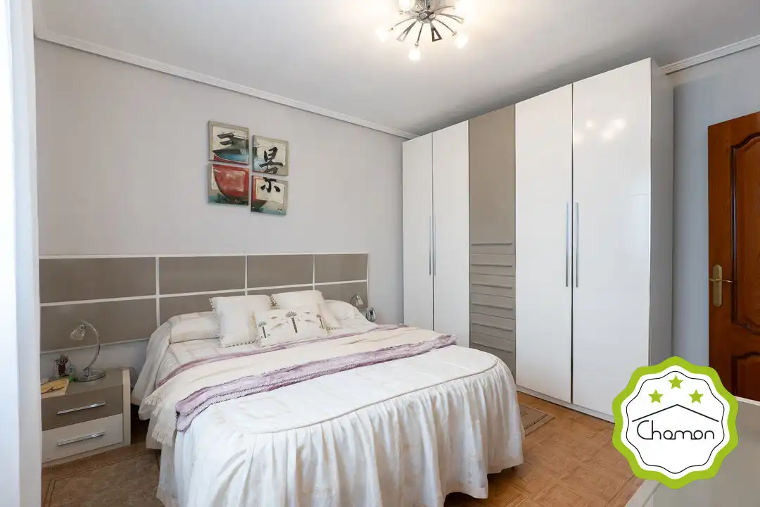 Schlafzimmer von Country house zum Verkauf in Erandio mit Heizung, Privatgarten und Terrasse
