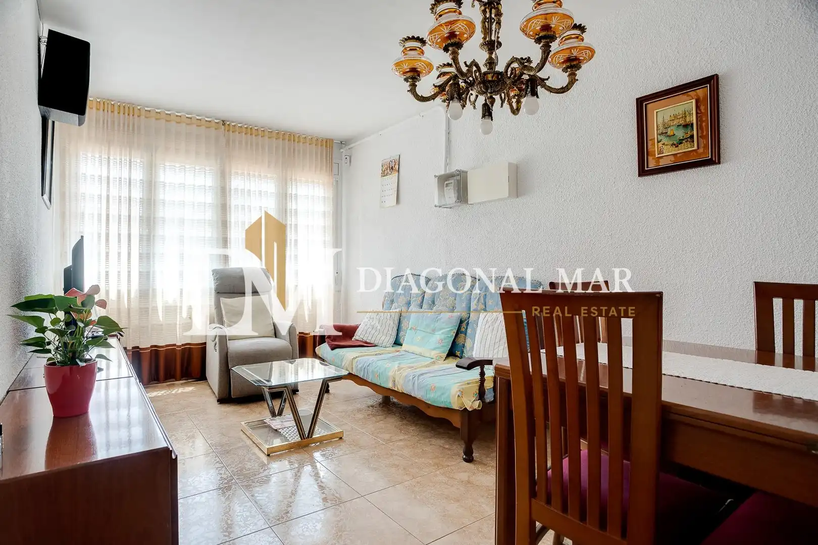 Wohnzimmer von Einfamilien-Reihenhaus zum Verkauf in Barcelona mit Terrasse