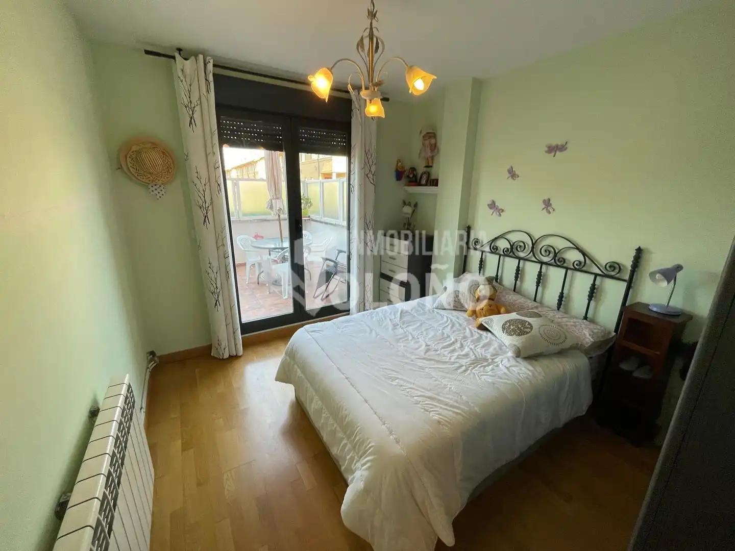 Habitación de Apartamento en venta en Castañares de Rioja con Calefacción, Parquet y Terraza