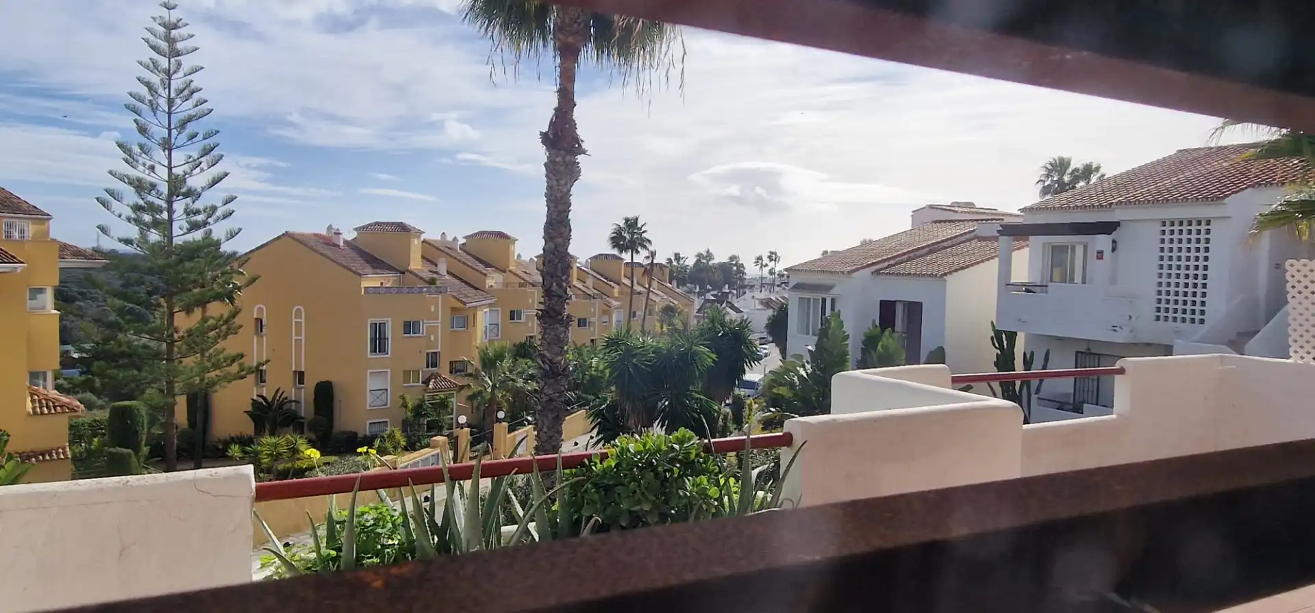 Vista exterior de Piso en venta en Estepona con Jardín privado, Terraza y Piscina