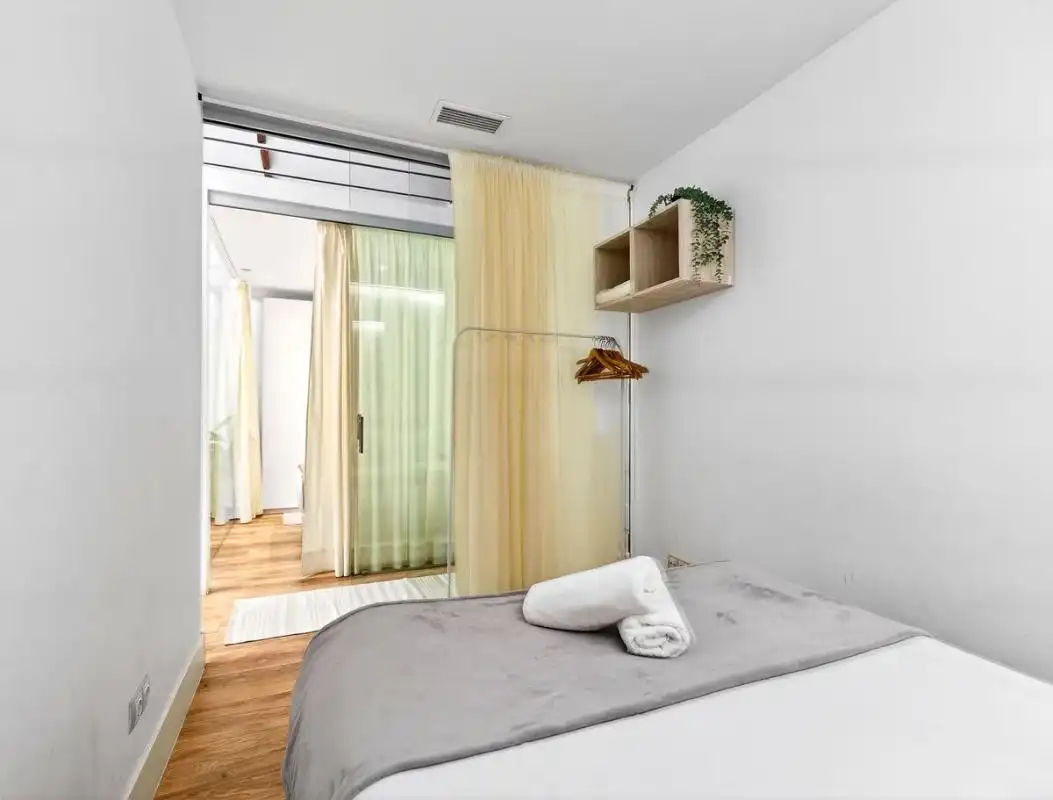 Habitación de Planta baja en venta en Madrid con Aire acondicionado, Calefacción y Amueblado