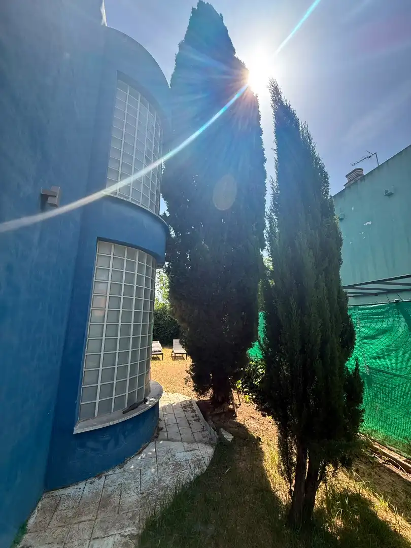 Vista exterior de Casa o chalet en venta en Espartinas con Aire acondicionado y Jardín privado