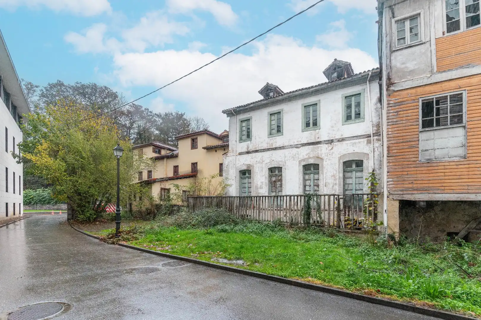 Exterior view of Houses for sale in Oviedo 