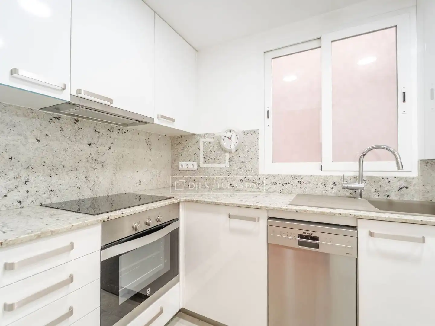 Kitchen of Flat for sale in L'Eixample