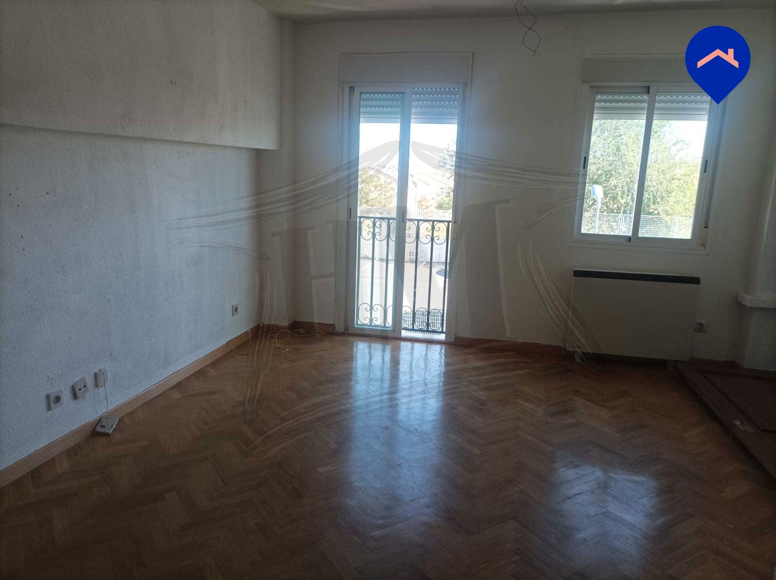 Dormitori de Dúplex en venda en Torres de la Alameda amb Calefacció, Parquet i Terrassa