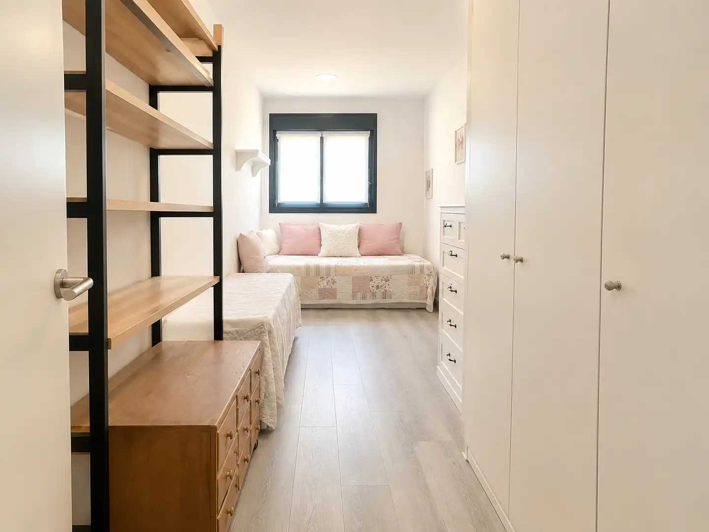 Bedroom of Flat for sale in Girona  with Air Conditioner, Heating and Parquet flooring