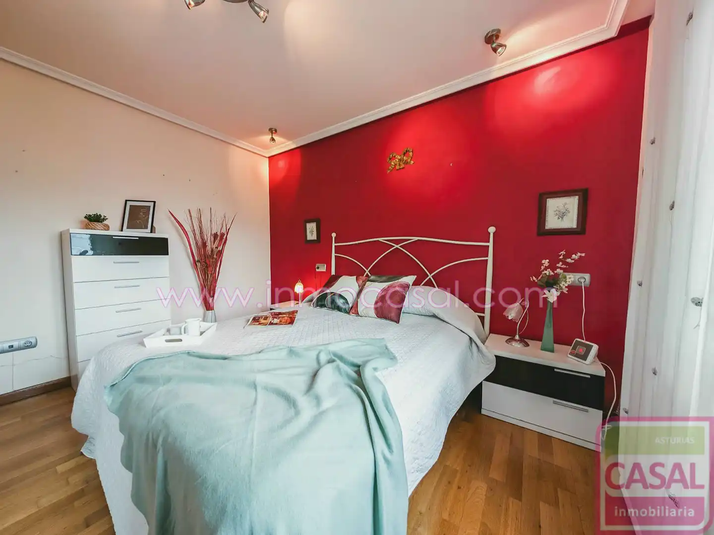 Dormitori de Casa o xalet en venda en Mieres (Asturias) amb Calefacció, Terrassa i Traster