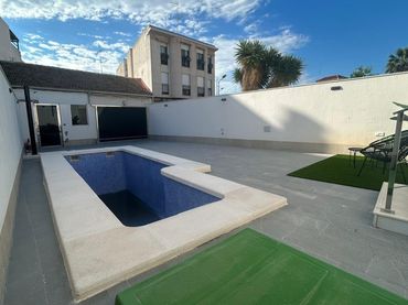 Casa con piscina en venta en Calle Calle Mártires