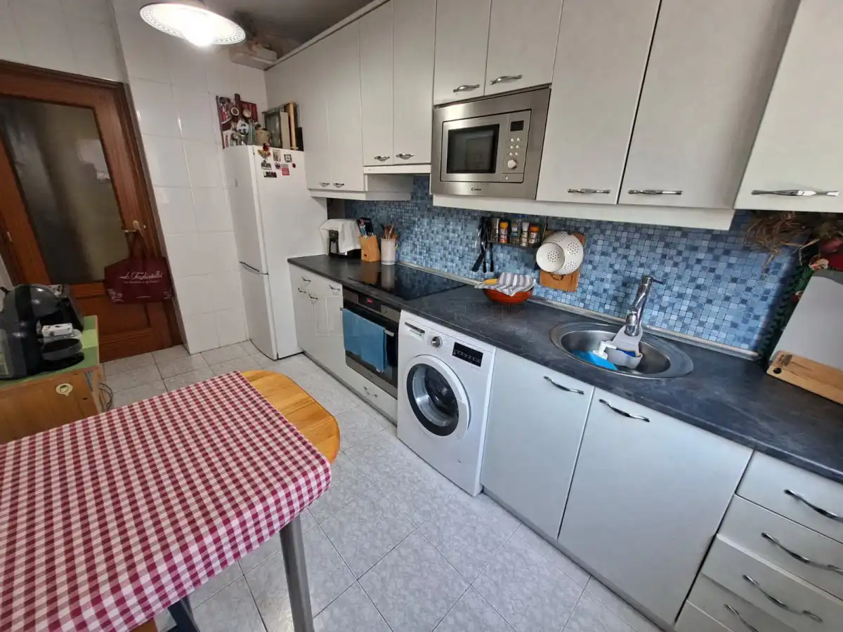 Cocina de Piso en venta en Vitoria - Gasteiz con Calefacción, Parquet y Terraza