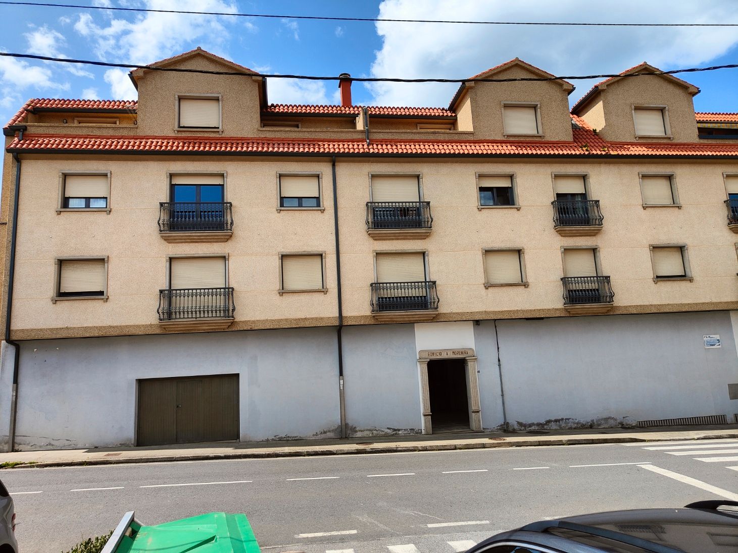 Vista exterior de Local en venda en Rianxo amb Terrassa