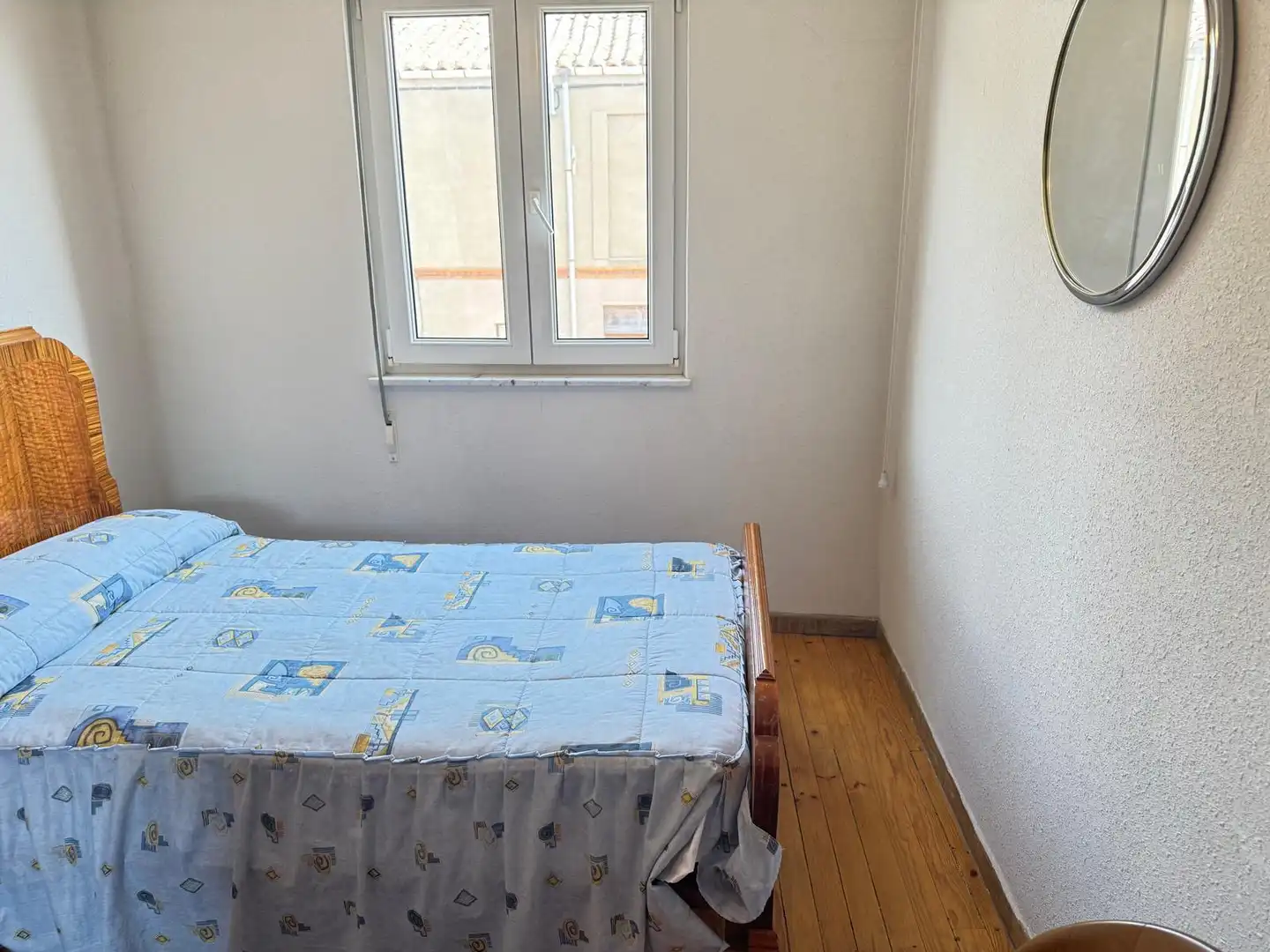 Dormitori de Casa o xalet en venda en Urdiales del Páramo amb Calefacció, Traster i Internet
