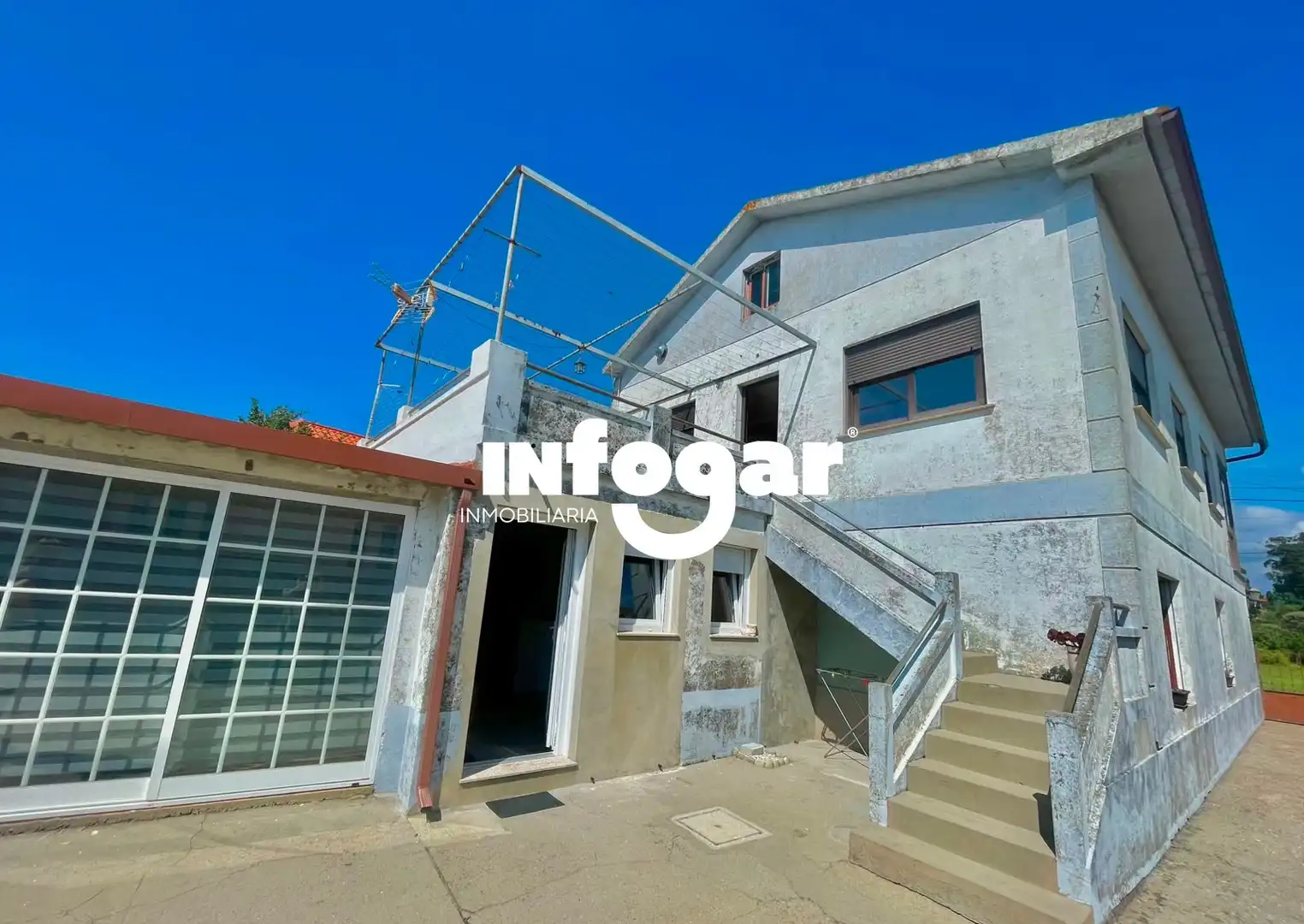 Vista exterior de Casa o chalet en venta en O Rosal   con Terraza, Trastero y Amueblado