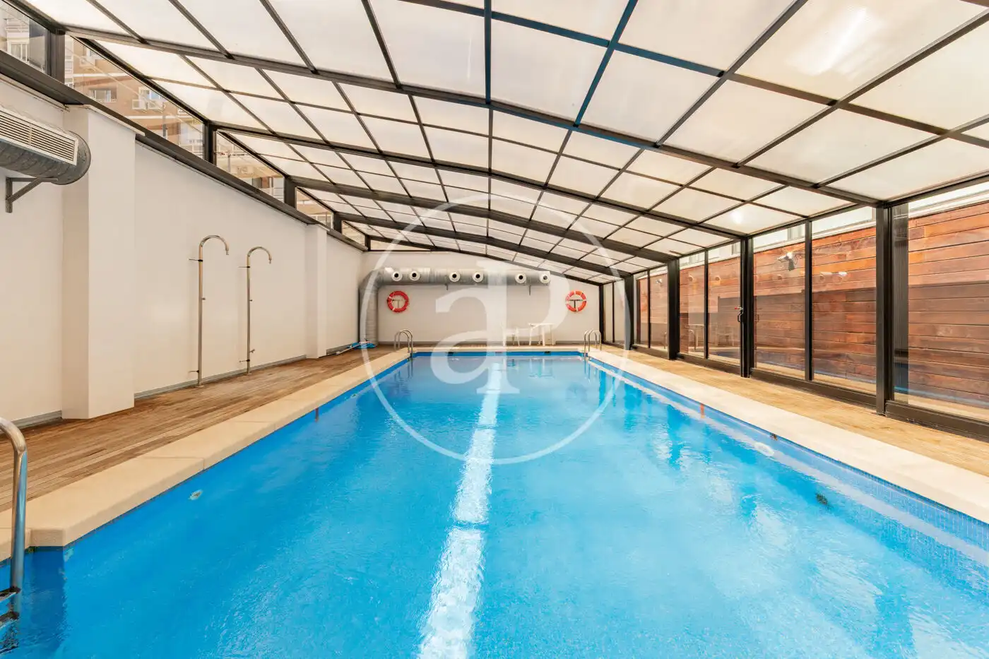 Schwimmbecken von Wohnung zum Verkauf in Madrid mit Klimaanlage, Heizung und Möbliert