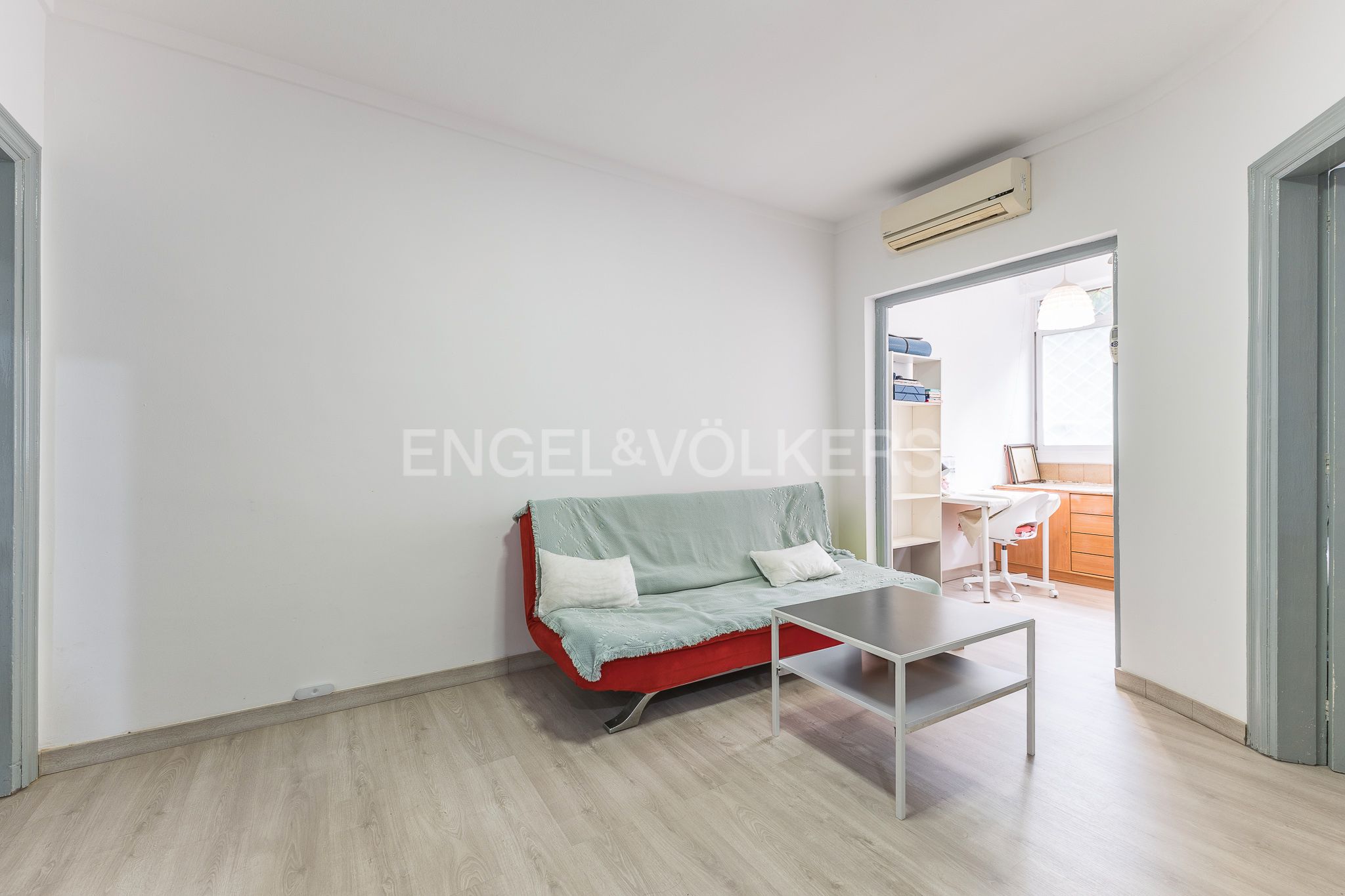 Living room of Apartment for sale in  Barcelona Capital  with Air Conditioner and Heating