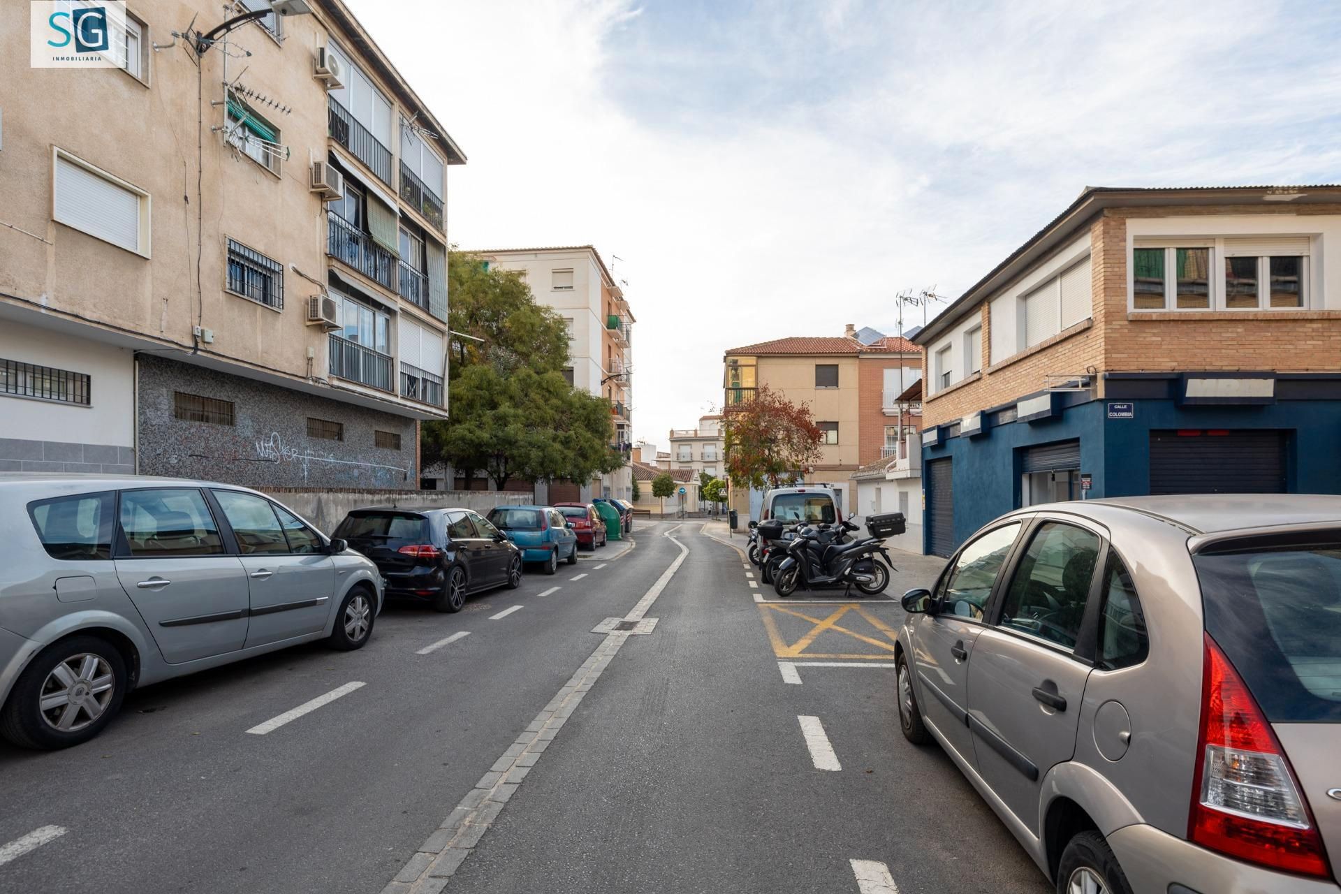 Vista exterior de Piso en venta en  Granada Capital con Aire acondicionado