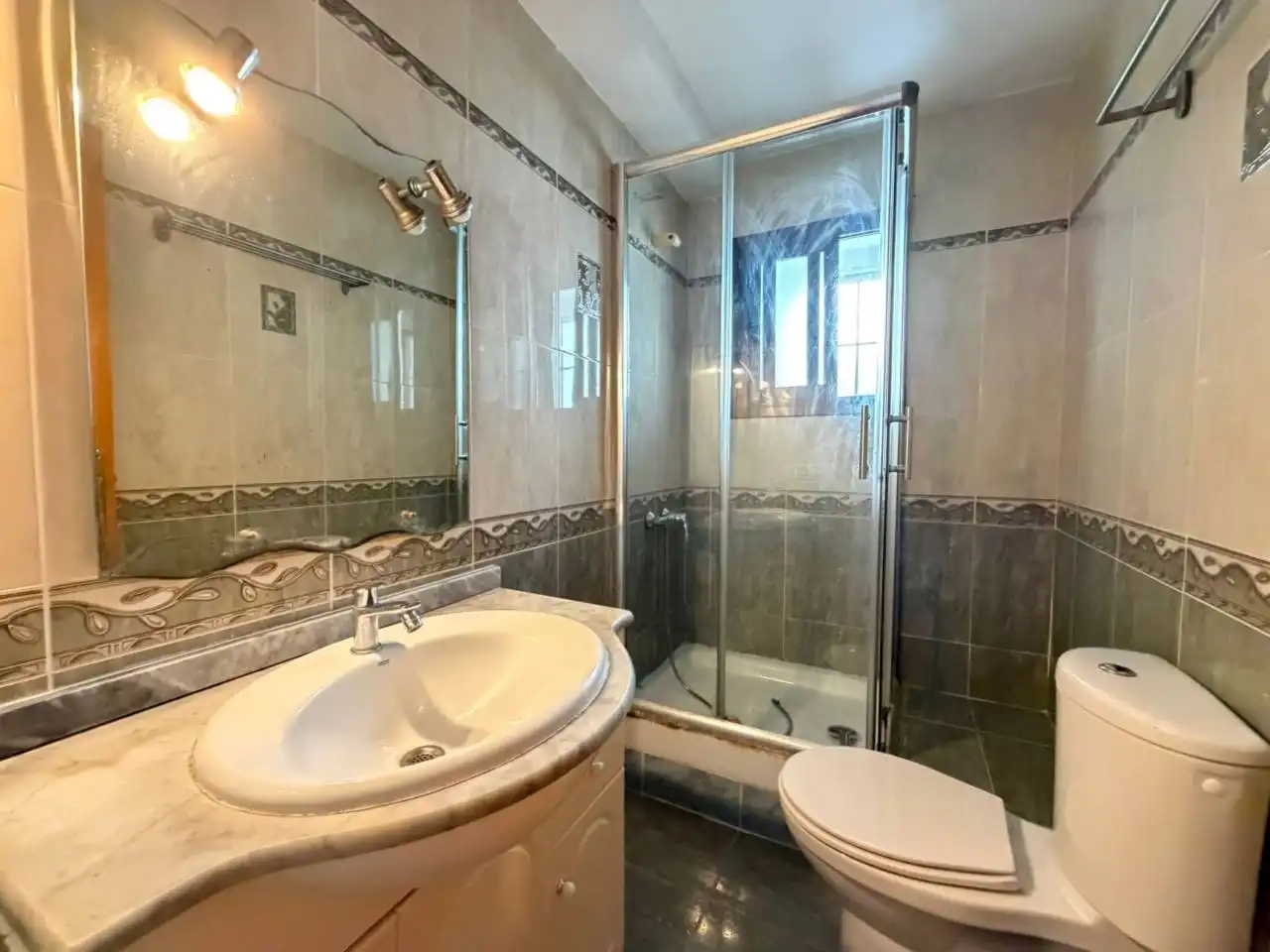 Bathroom of Flat for sale in Castellón de la Plana / Castelló de la Plana  with Air Conditioner and Balcony
