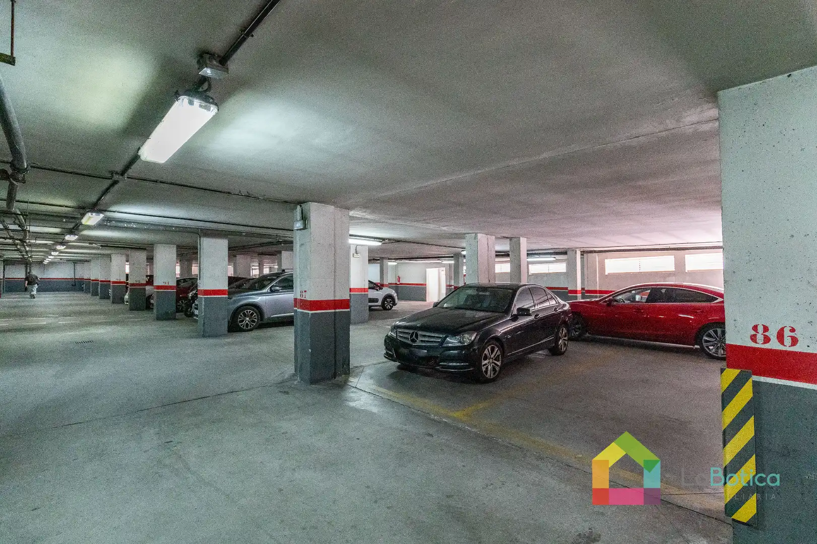 Parking of Flat for sale in Toledo  with Heating, Parquet flooring and Washing machine