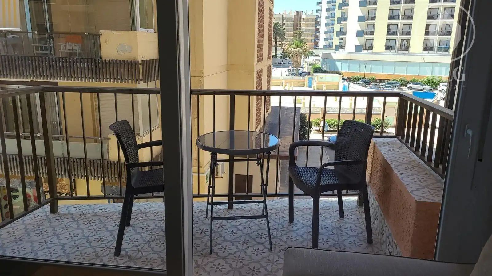 Terrasse von Wohnungen zum Verkauf in Fuengirola mit Klimaanlage, Heizung und Terrasse