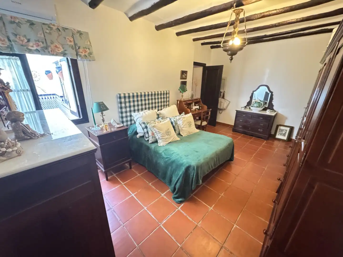 Habitación de Casa o chalet en venta en Dos Hermanas con Aire acondicionado, Jardín privado y Trastero