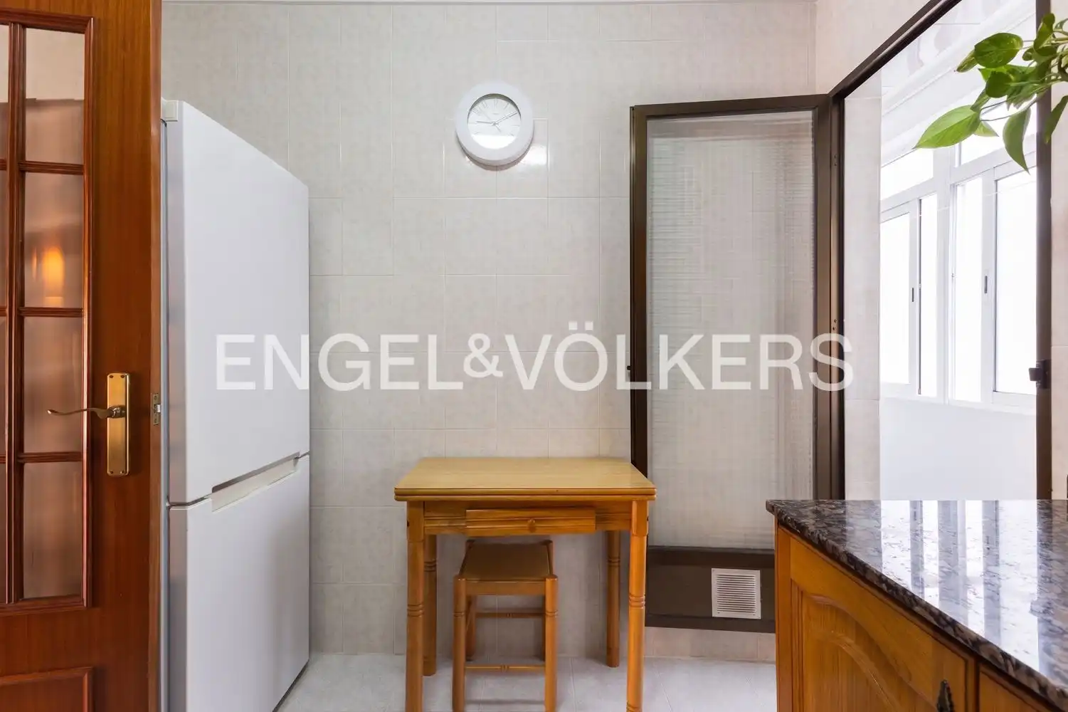 Cocina de Piso en venta en Valencia con Calefacción y Balcón