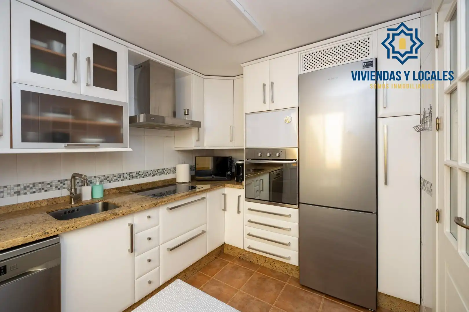 Casa aparellada amb terrassa en venda a Cenes de la Vega, imagen 11