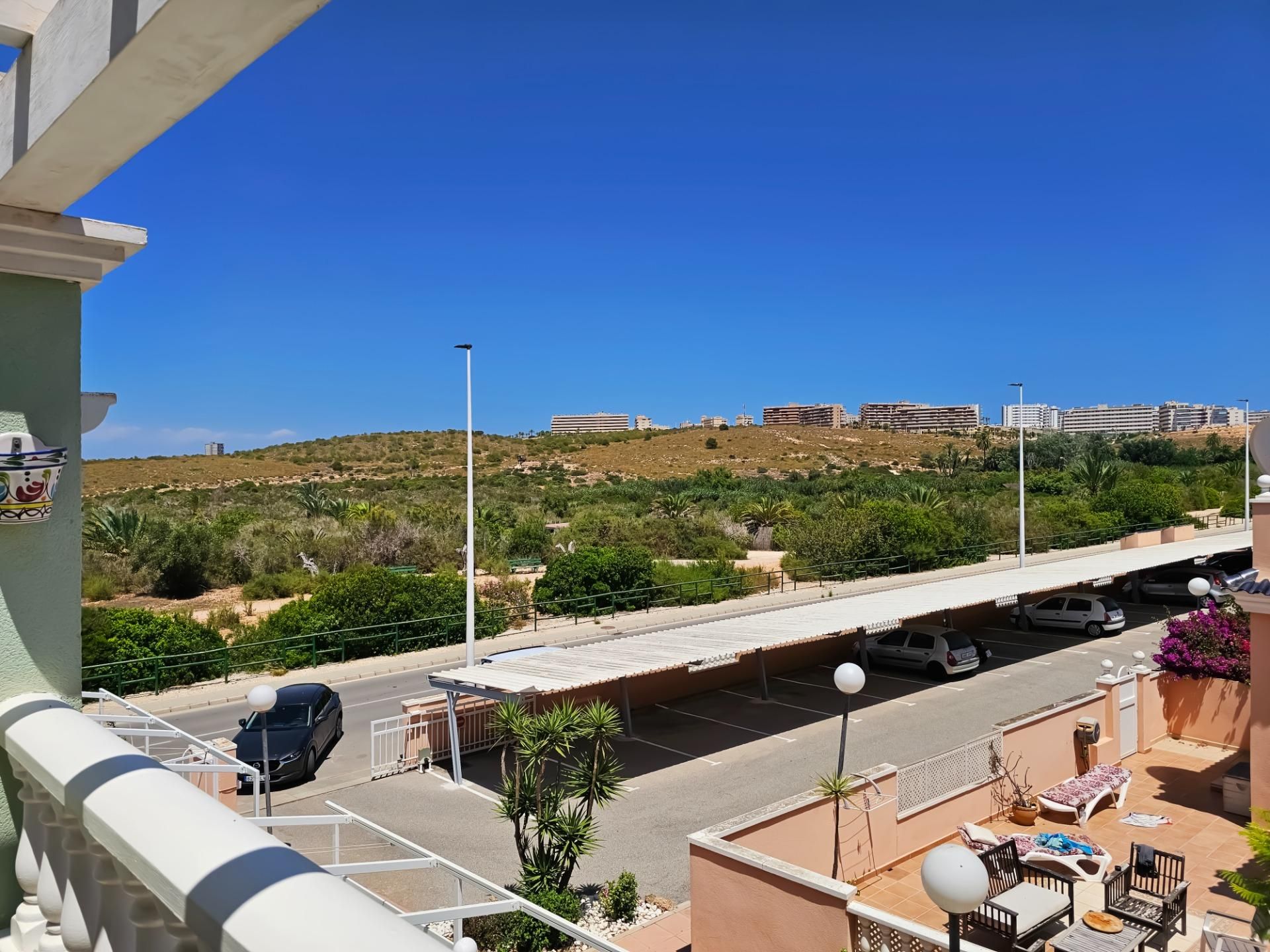 Vista exterior de Àtic en venda en Santa Pola amb Aire condicionat, Terrassa i Balcó