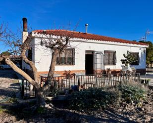 Vista exterior de Casa o xalet en venda en Villena amb Calefacció, Jardí privat i Terrassa