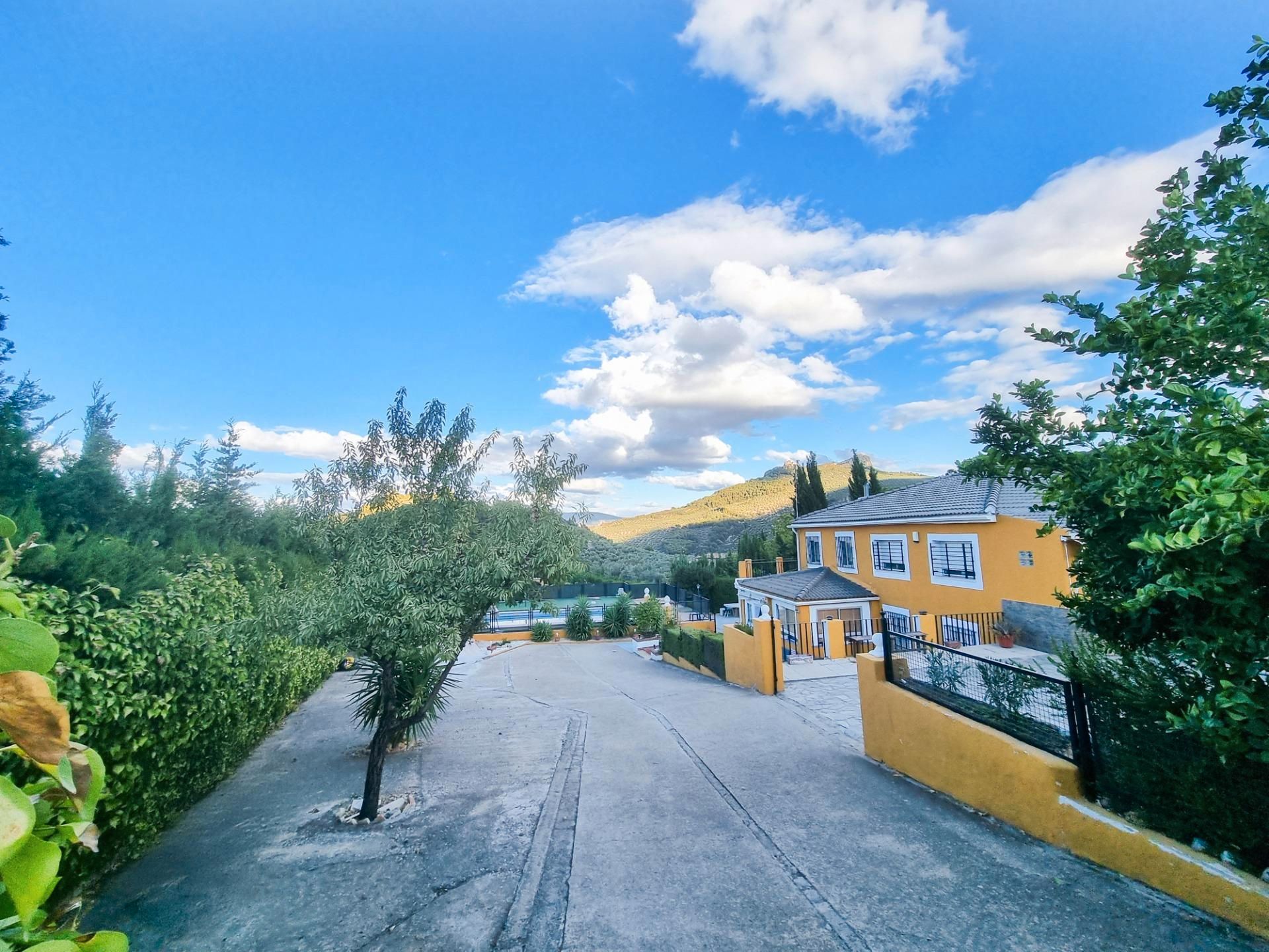 Vista exterior de Casa o xalet en venda en  Jaén Capital amb Aire condicionat, Calefacció i Terrassa