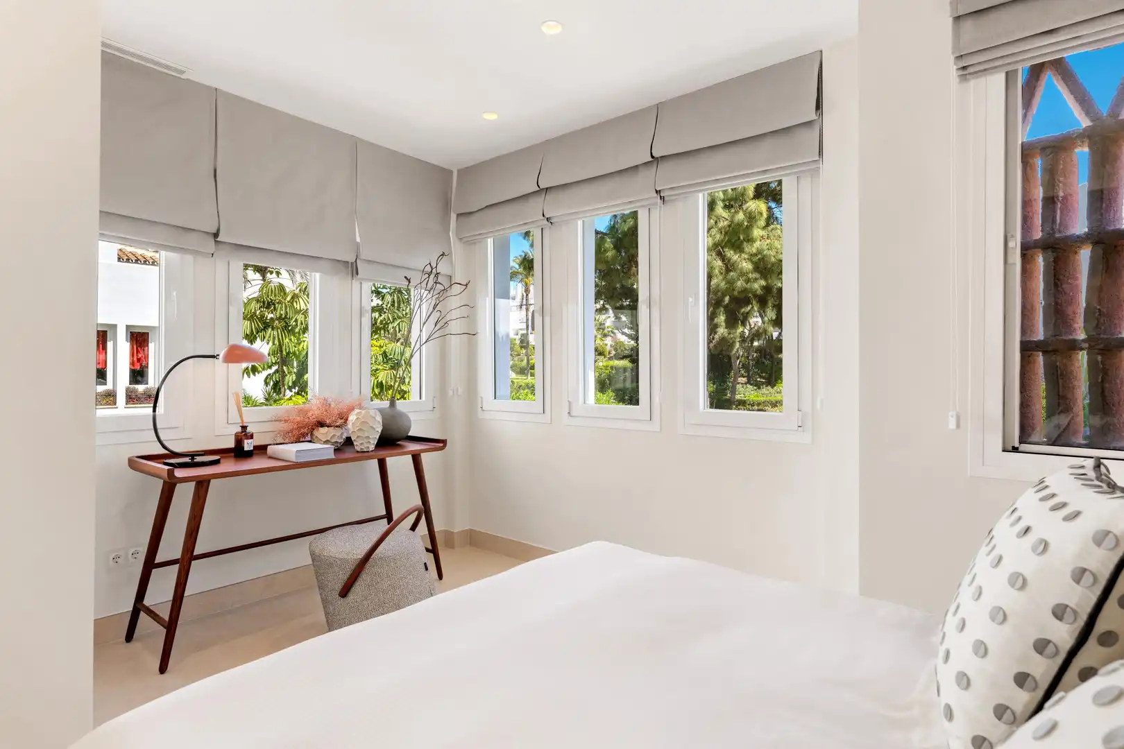 Bedroom of Apartments for sale in Marbella  with Air Conditioner, Heating and Alarm