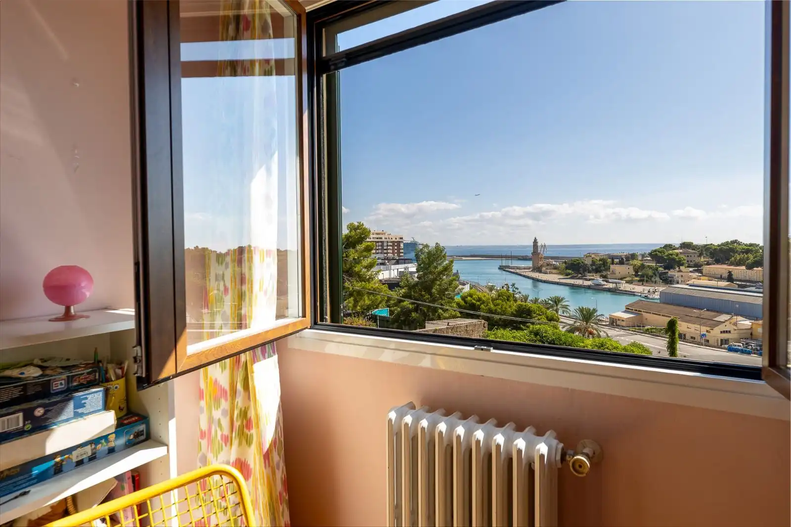 Schlafzimmer von Einfamilien-Reihenhaus zum Verkauf in  Palma de Mallorca mit Klimaanlage, Heizung und Terrasse
