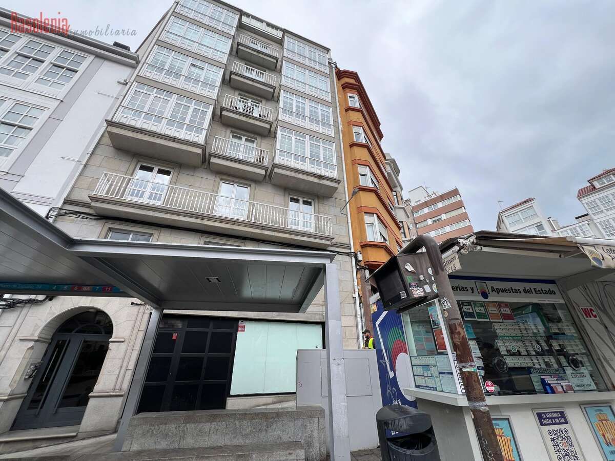 Vista exterior de Local en venta en A Coruña Capital 