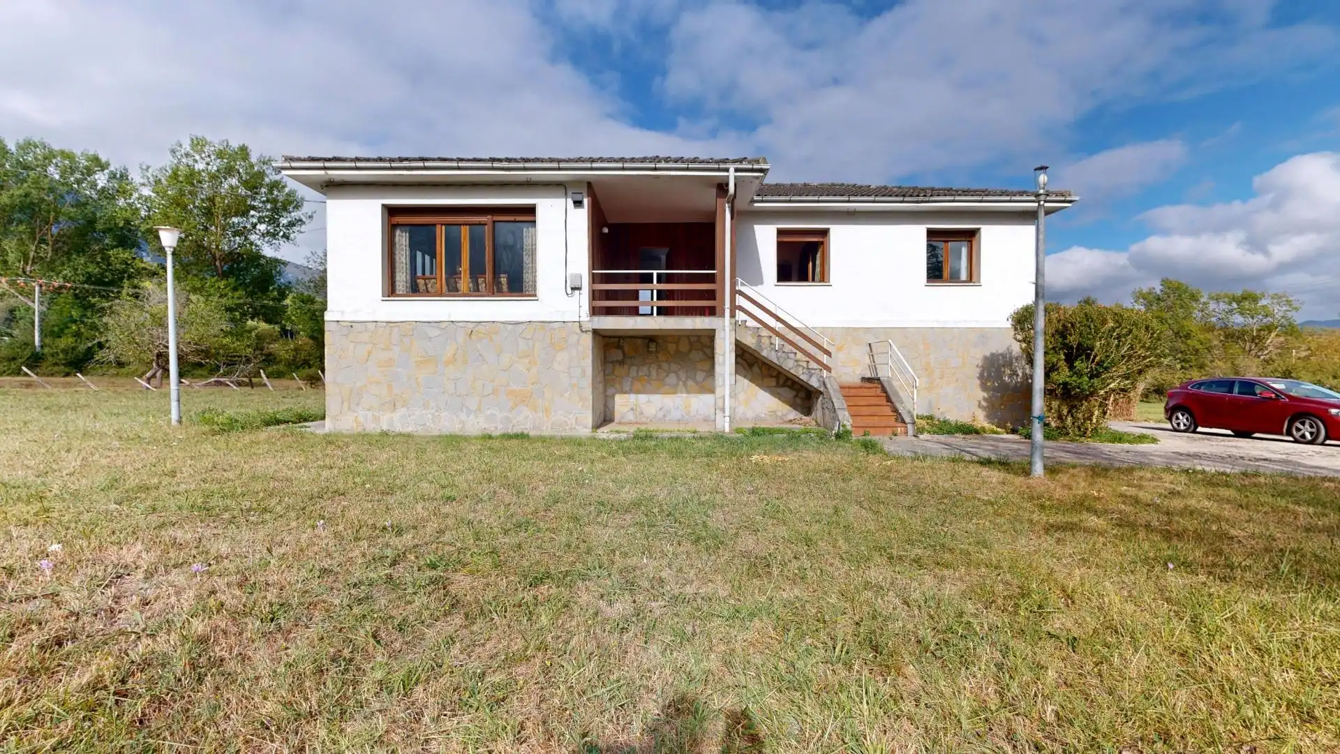 Vista exterior de Casa o xalet en venda en Valle de Mena amb Calefacció, Jardí privat i Terrassa