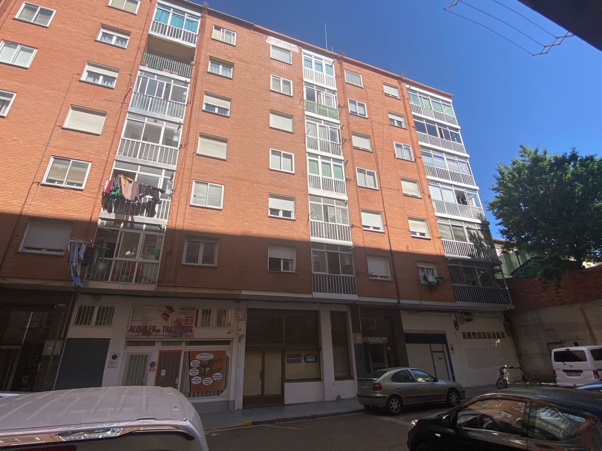 Vista exterior de Pis en venda en Burgos Capital amb Calefacció, Parquet i Terrassa