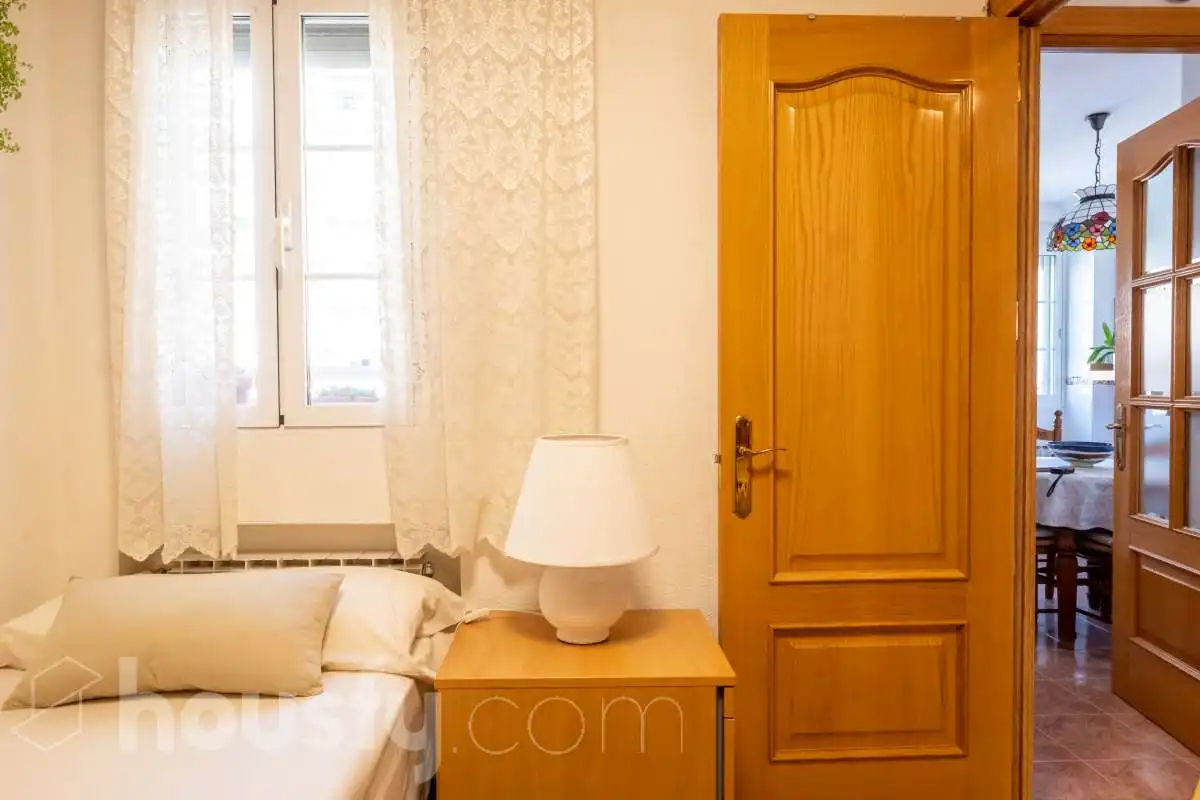 Bedroom of Flat for rent in Madrid  with Air Conditioner, Heating and Furnished