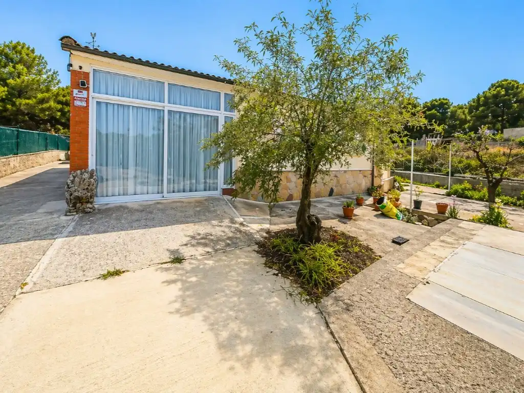 Garden of Houses for sale in Torrelles de Foix  with Oven